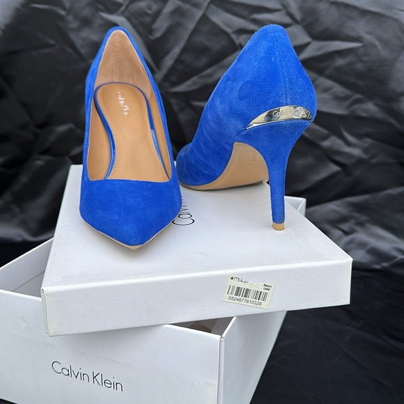 New Calvin Klein Suede - Picture 4 of 6